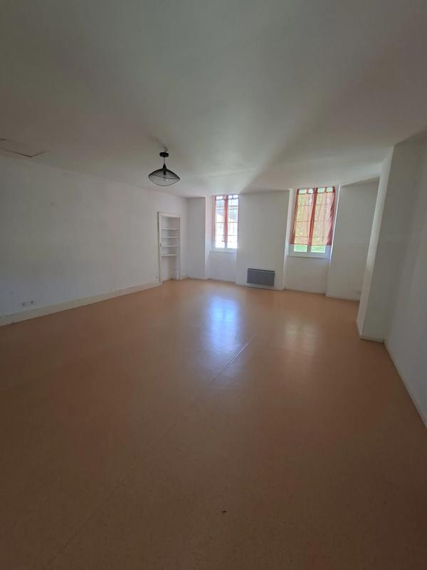 Maison - 113 m² - 9 pièces