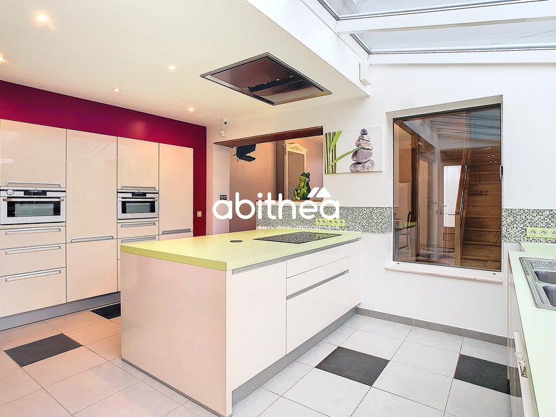 Maison - 182 m² - 6 pièces