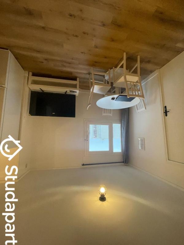 Chambre - 11 m² - 1 pièce