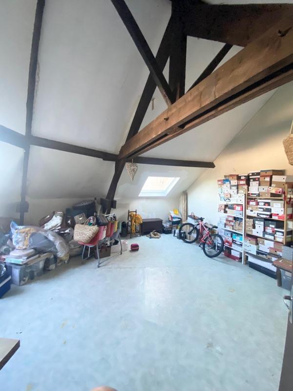 Maison - 168 m² - 9 pièces