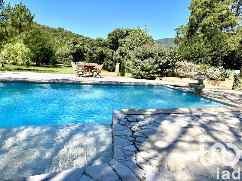 Maison - 248 m² - 8 pièces