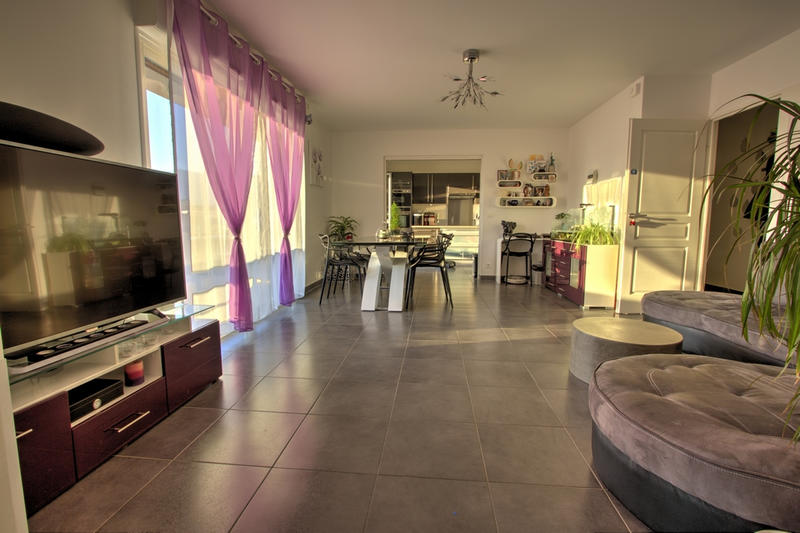 Appartement - 90 m² - 4 pièces