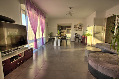 Appartement - 90 m² - 4 pièces