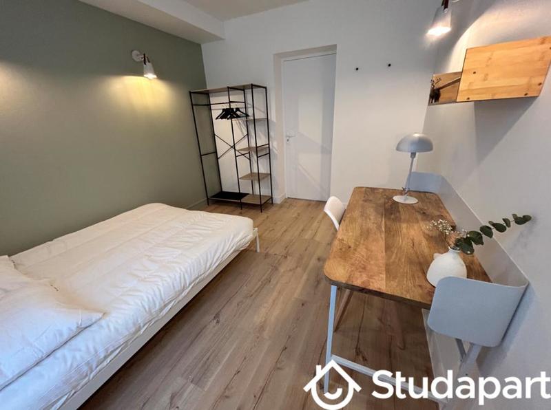 Chambre - 11 m² - 1 pièce