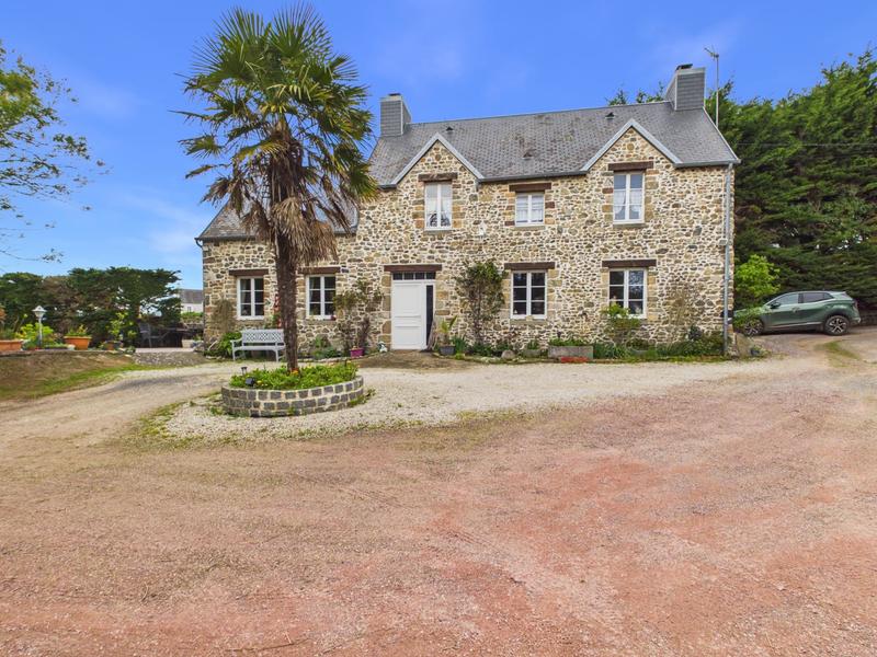 Maison - 170 m² - 8 pièces