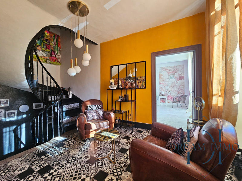 Maison - 190 m² - 6 pièces