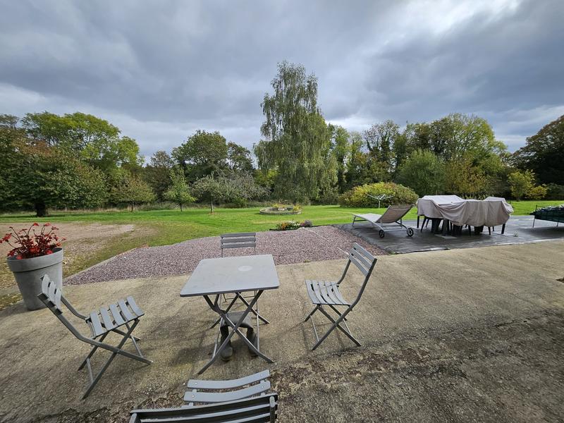 Maison - 143 m² - 9 pièces