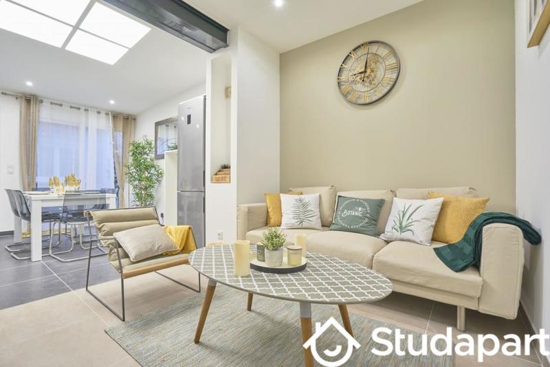 Chambre - 11 m² - 1 pièce