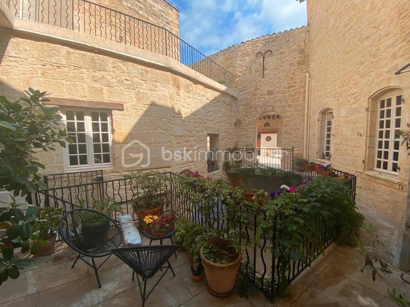 Demeure - 450 m² - 14 pièces