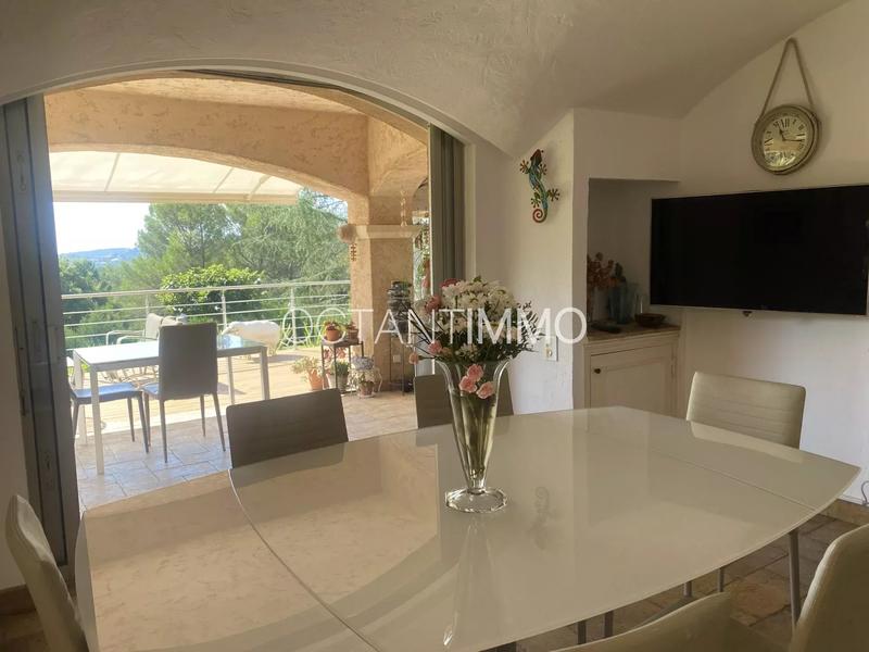 Maison - 330 m² - 8 pièces