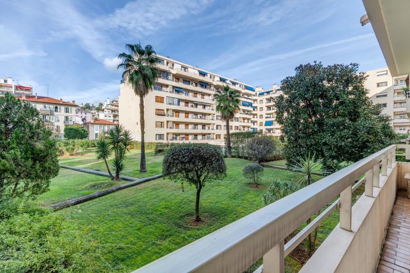 Appartement - 99 m² - 4 pièces