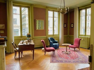 Appartement - 203 m² - 7 pièces