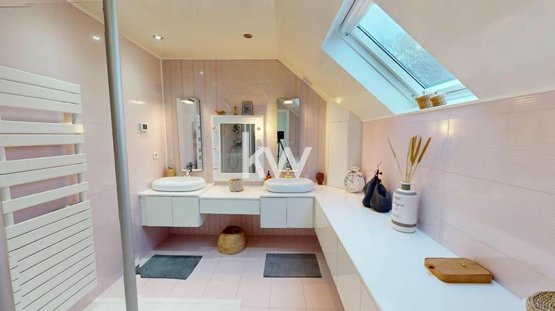 Maison - 178 m² - 6 pièces