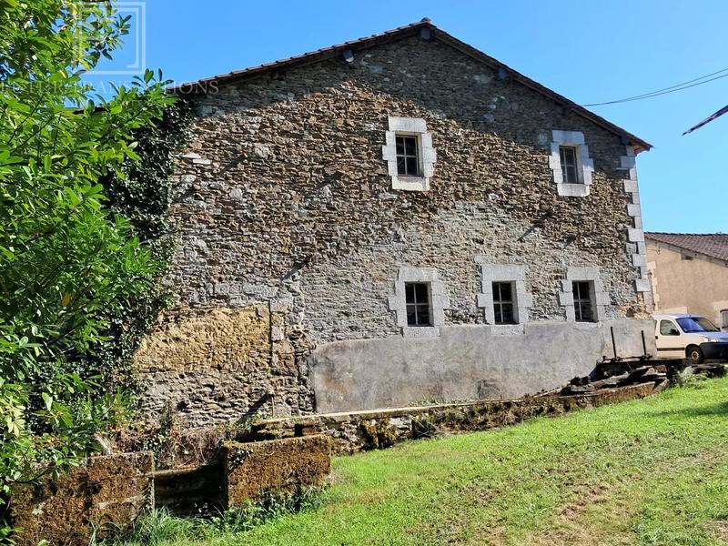 Propriété - 90 m² - 4 pièces