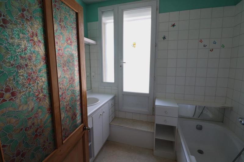 Maison - 247 m² - 11 pièces