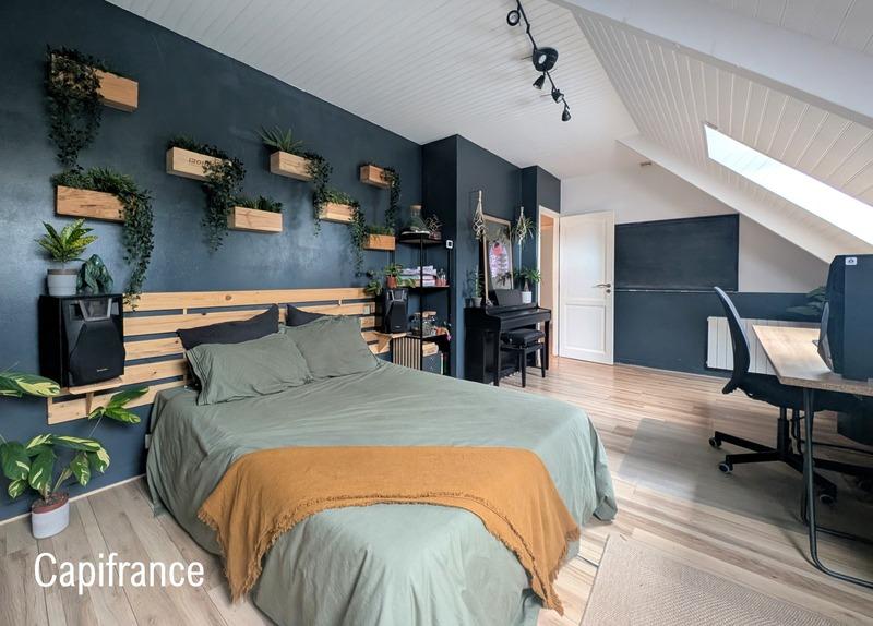 Maison - 230 m² - 8 pièces