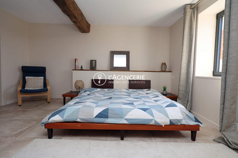 Maison - 430 m² - 4 pièces