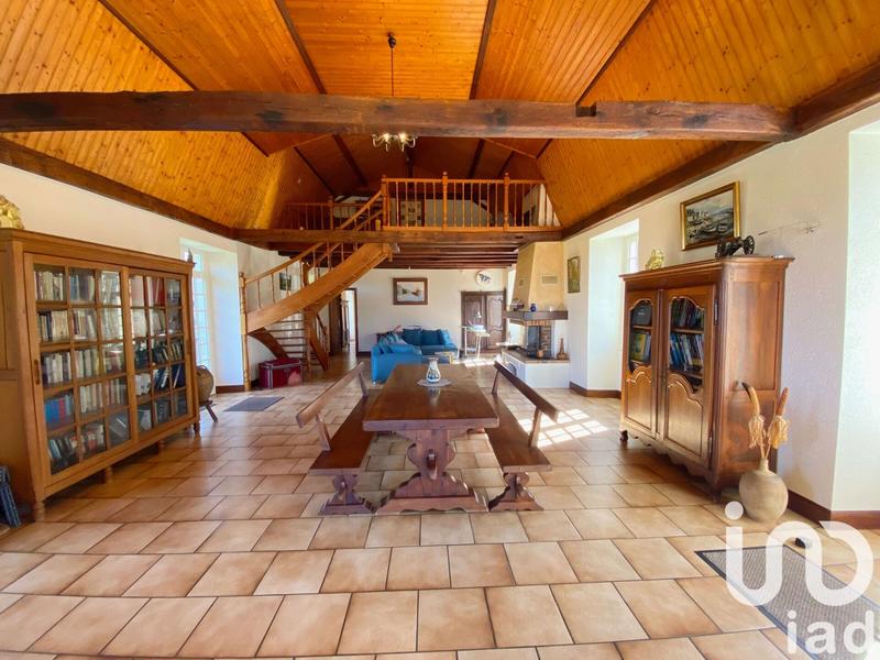 Maison - 167 m² - 8 pièces