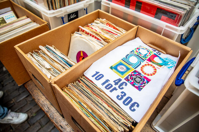Paris vinyl sale 10