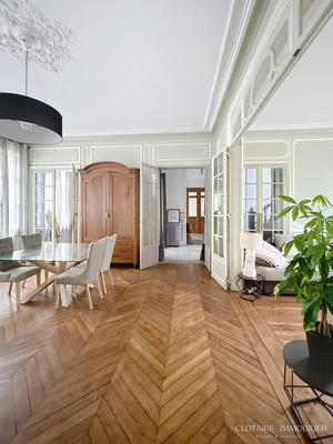 Maison - 600 m² - 12 pièces