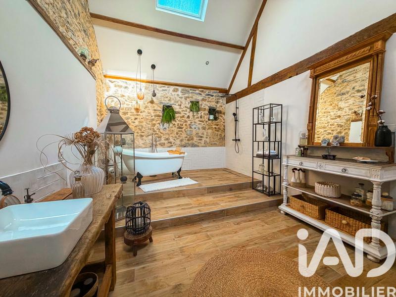 Maison - 333 m² - 7 pièces