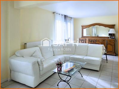 Maison - 97 m² - 5 pièces