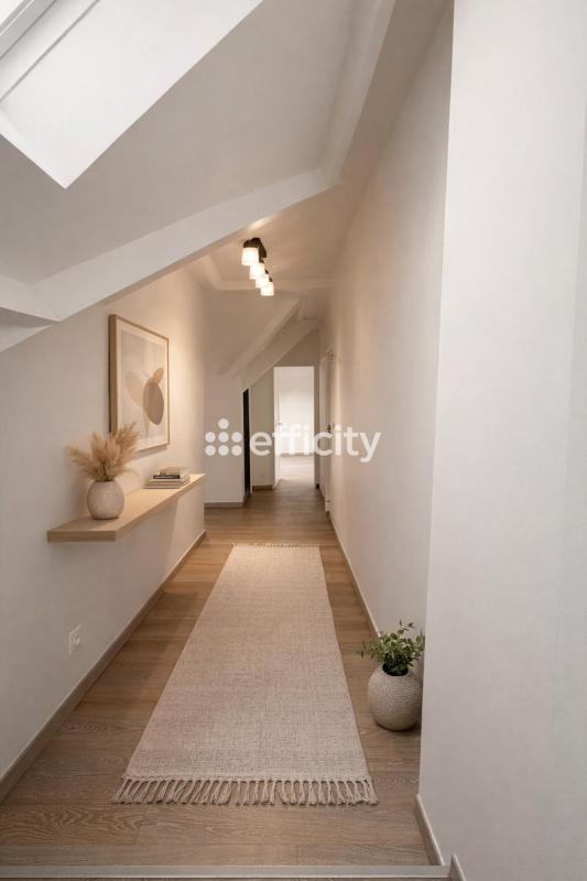 Maison - 250 m² - 7 pièces