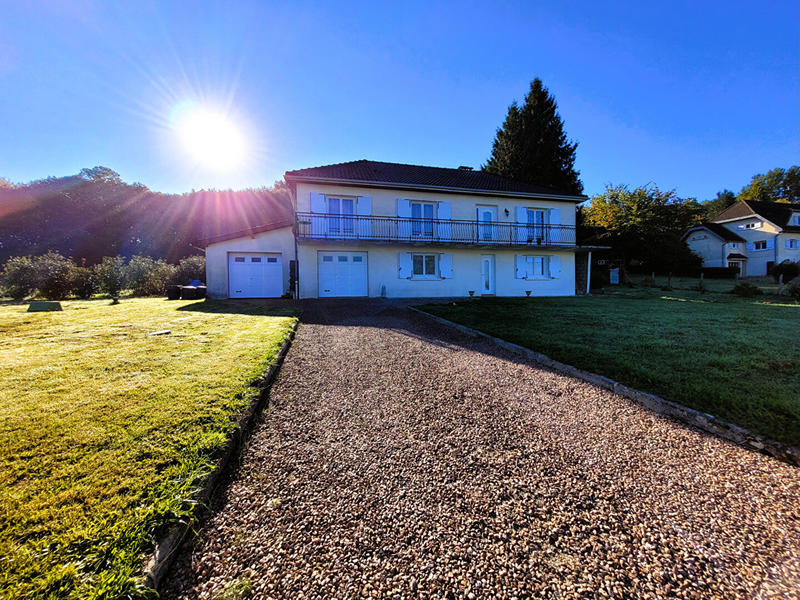 Maison - 180 m² - 7 pièces