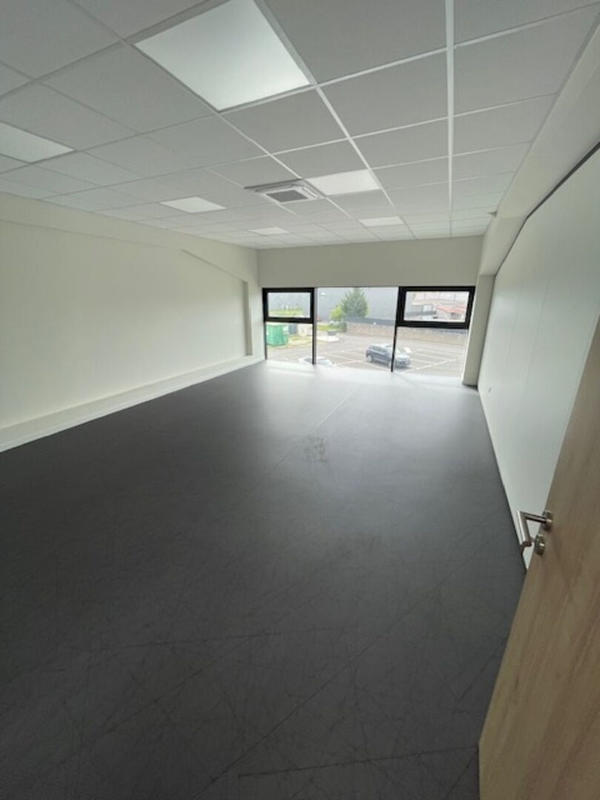 Local d'activité / Entrepôt - 660 m²