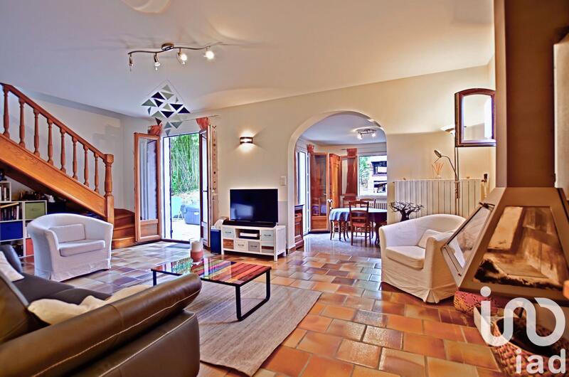 Maison - 180 m² - 8 pièces