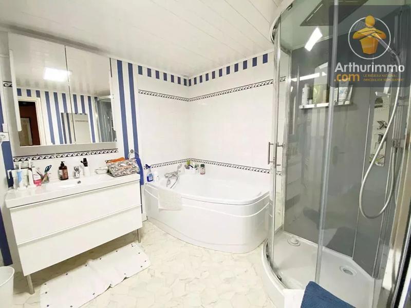 Maison - 343 m² - 12 pièces