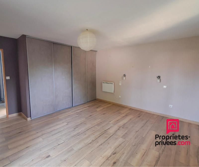 Maison - 250 m² - 8 pièces