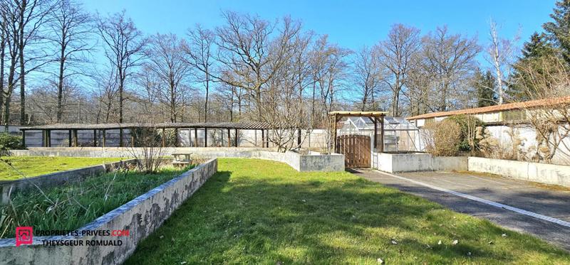 Maison - 228 m² - 9 pièces