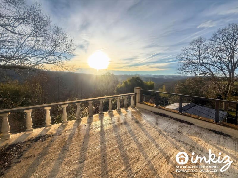 Maison - 285 m² - 7 pièces