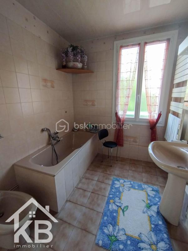 Maison - 99 m² - 4 pièces