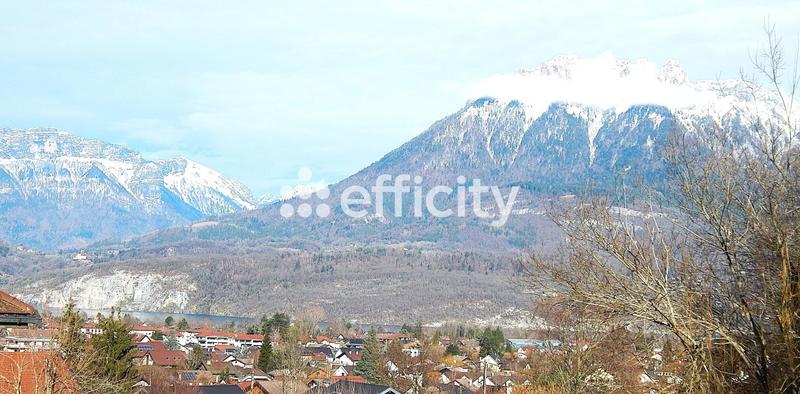 Terrain constructible - 1 240 m²