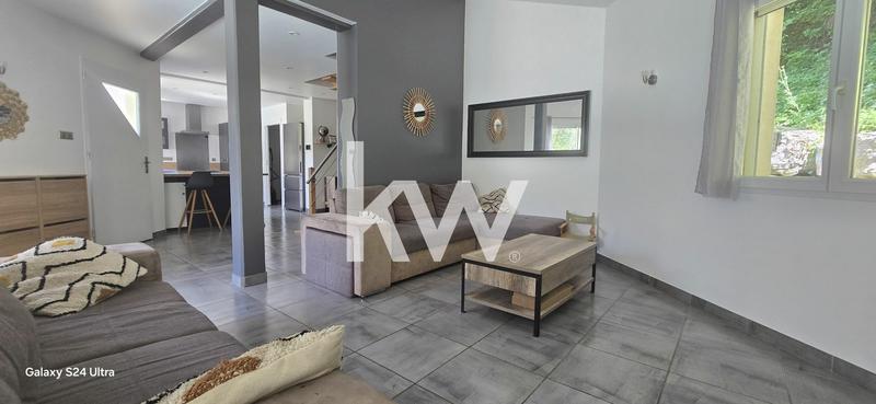 Maison - 159 m² - 5 pièces