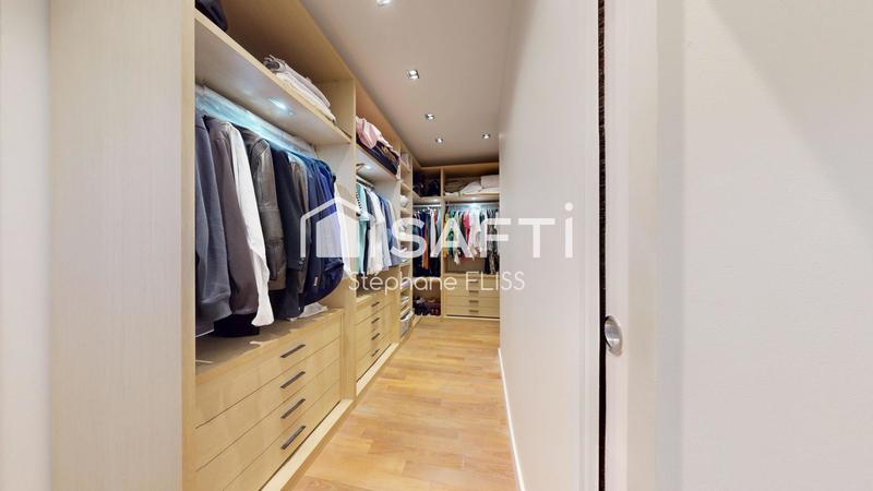 Maison - 252 m² - 6 pièces