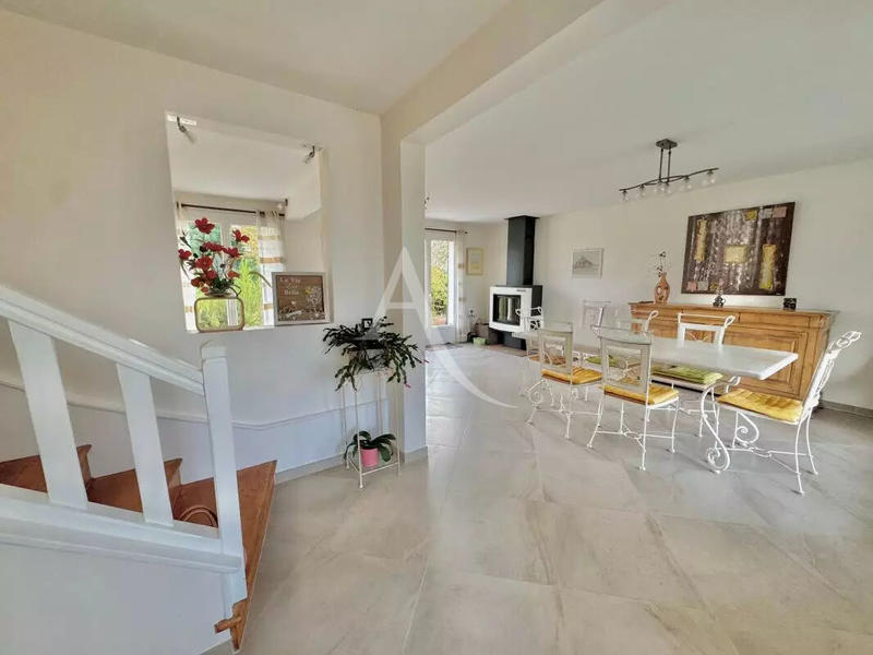 Maison - 170 m² - 7 pièces