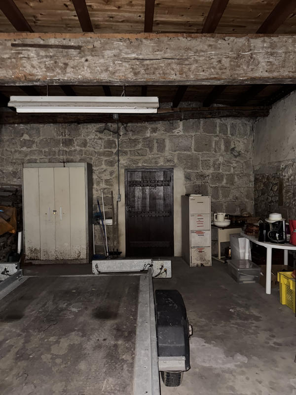 Parking / Garage - 120 m²