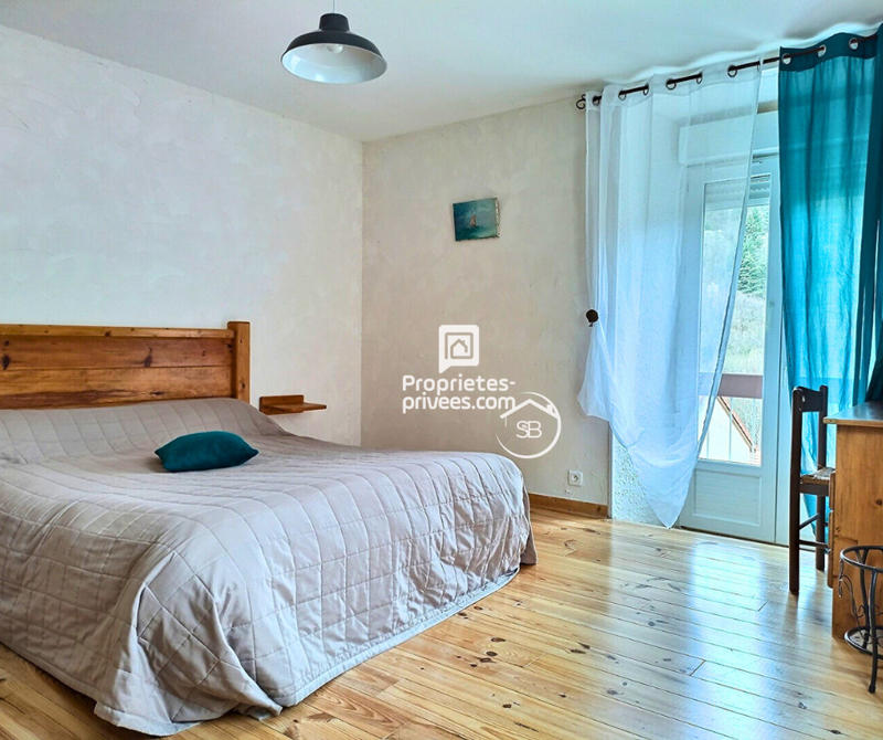 Maison - 425 m² - 21 pièces