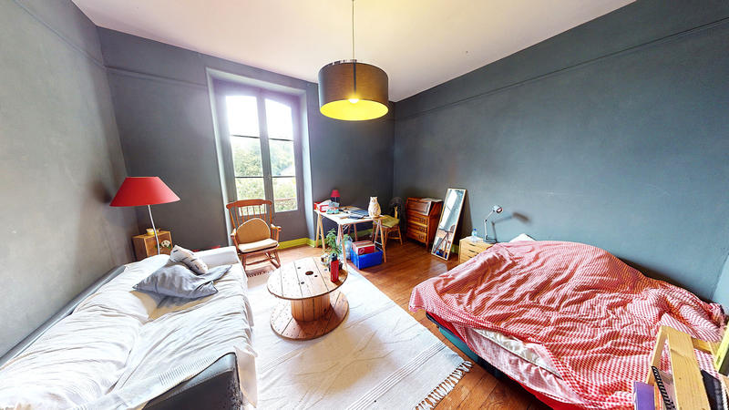 Maison - 235 m² - 7 pièces