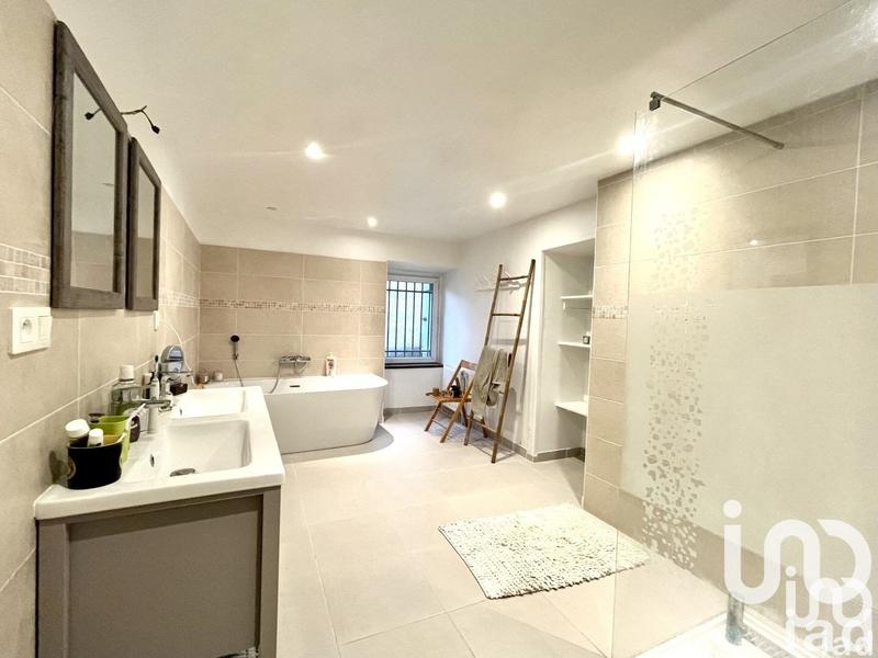 Maison - 176 m² - 8 pièces