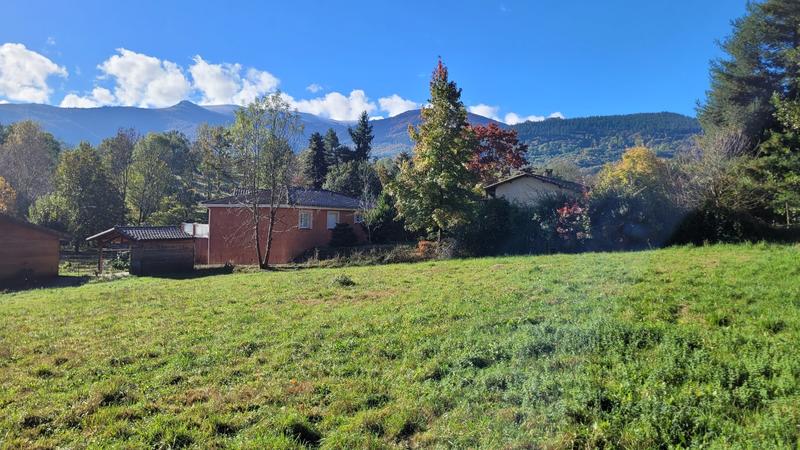 Terrain constructible - 1 208 m²