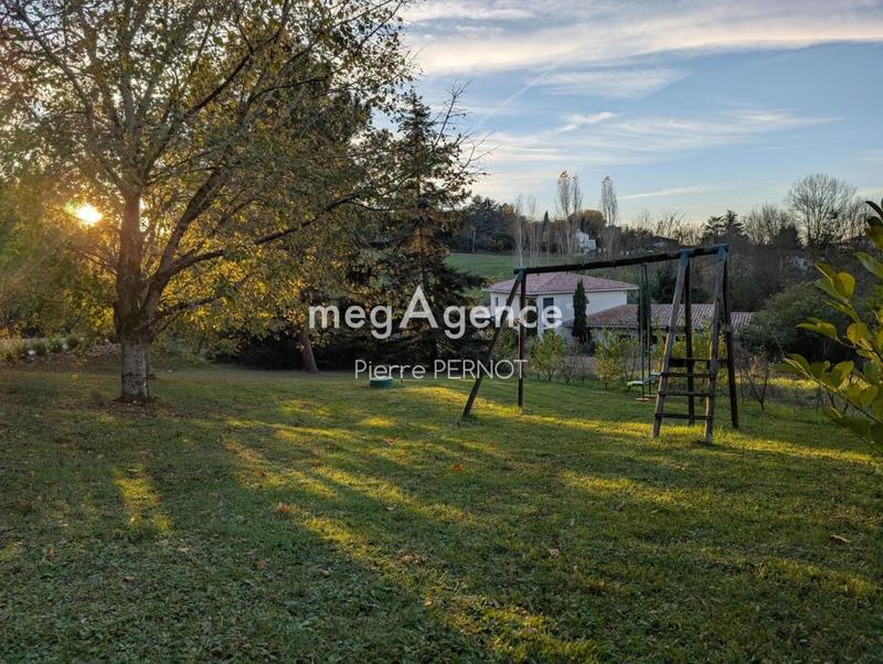 Maison - 240 m² - 8 pièces