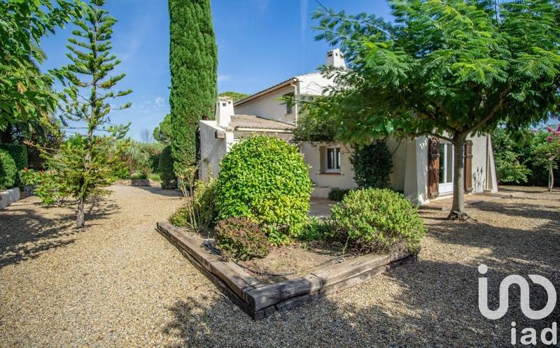 Maison - 237 m² - 9 pièces