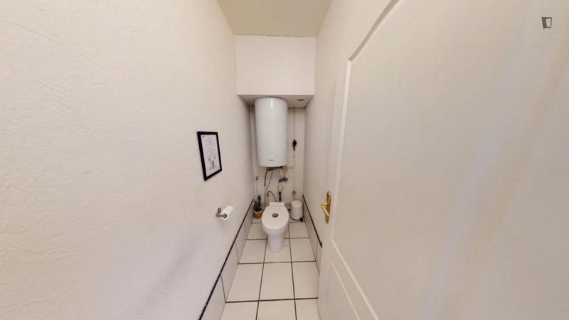 Chambre - 8 m² - 7 pièces