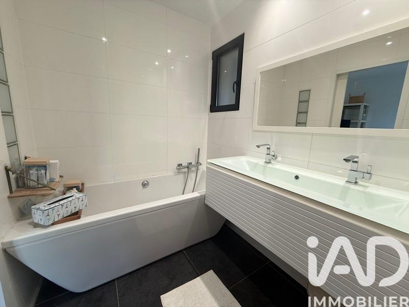 Maison - 106 m² - 4 pièces