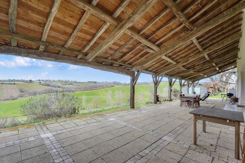 Propriété - 420 m² - 8 pièces