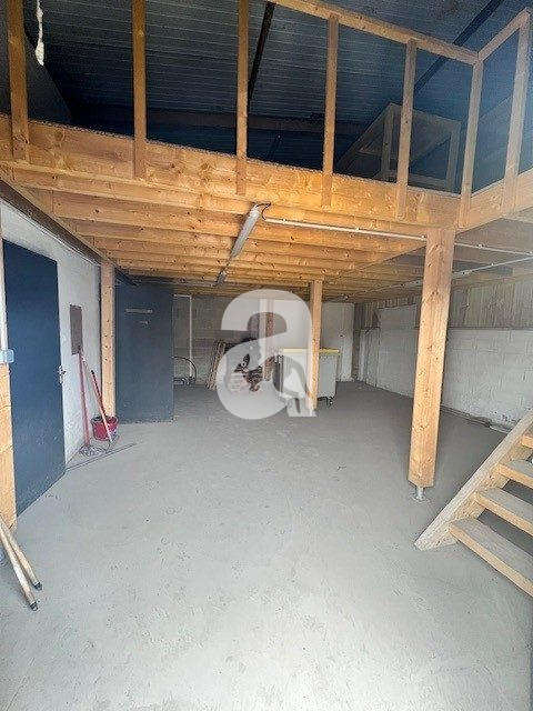Entrepôt - 82 m²